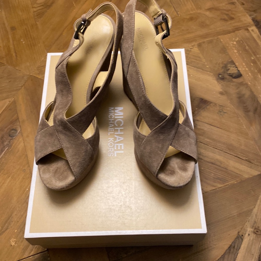 Michael Kors Beige suede wedge Heels